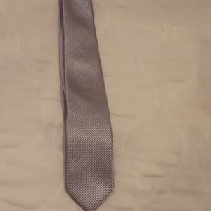 H&M tie